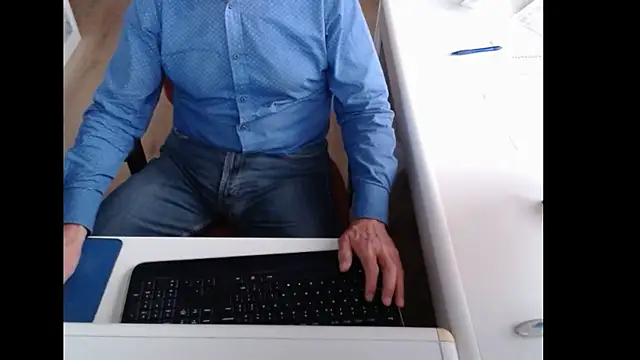 Snapshot of dutchpornking chatting on 09-27-25, 07:13 dutchpornking online show from 09-27-25, 07:13