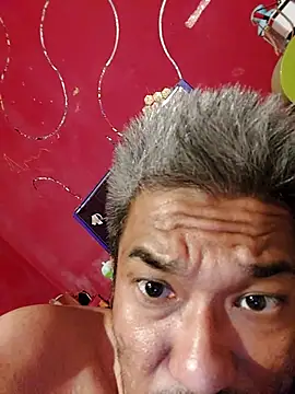 Snapshot of UncleHusz chatting on 09-29-25, 11:15 UncleHusz online show from 09-29-25, 11:15