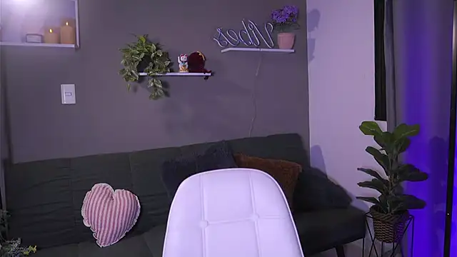 HannahEvanss online show from 10-13-25, 06:08