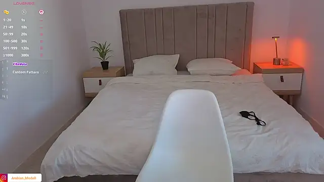 Snapshot of Arabian_beauty chatting on 10-30-25, 01:45 Arabian beauty online show from 10-30-25, 01:45