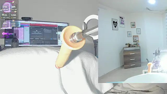 sofi velez online show from 10-14-25, 05:25