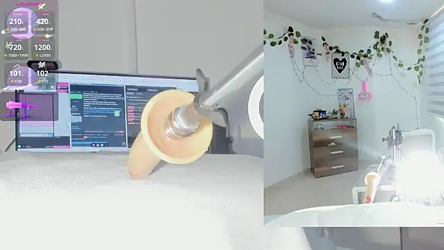 sofi velez online show from 11-30-25, 05:06