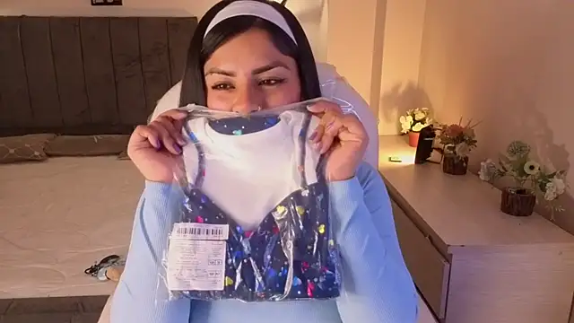 Catalinaa martinez online show from 11-16-25, 03:12