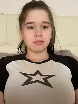 Snapshot of HornyGirlH chatting on 02-13-25, 06:41 HornyGirlH online show from 02-13-25, 06:41