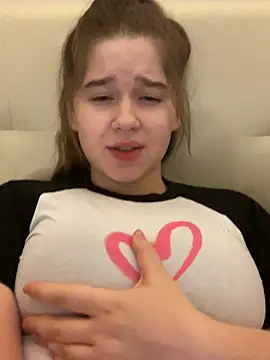 Snapshot of HornyGirlH chatting on 02-15-25, 12:26 HornyGirlH online show from 02-15-25, 12:26