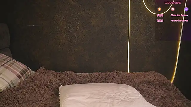 LinoAdaro online show from 11-21-25, 04:44