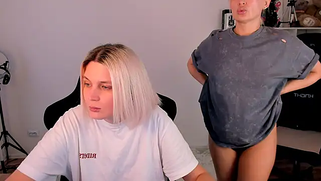 hotblonds online show from 12-21-25, 11:06