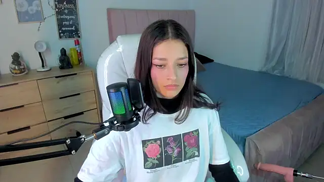 Amaia Daniells online show from 02-06-25, 04:10