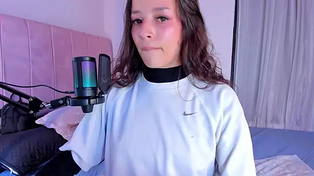 Amaia Daniells online show from 03-13-25, 06:16