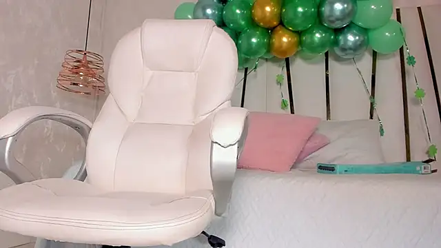 Snapshot of Meghan_stonne_ chatting on 03-19-25, 07:17 Meghan stonne online show from 03-19-25, 07:17