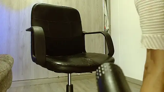 Meghan stonne  online show from 04-23-26, 12:23