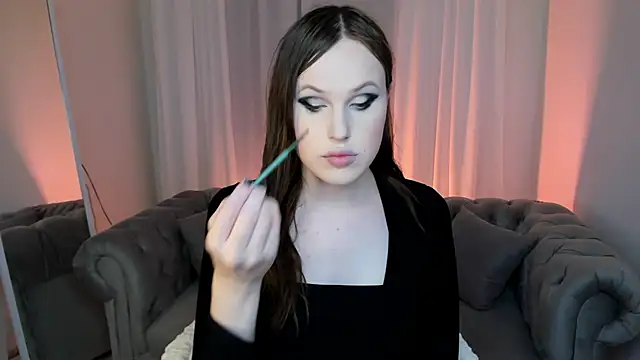 EffieMinki online show from 06-11-26, 10:19