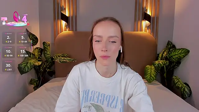 Kira Quinn online show from 11-01-25, 06:48