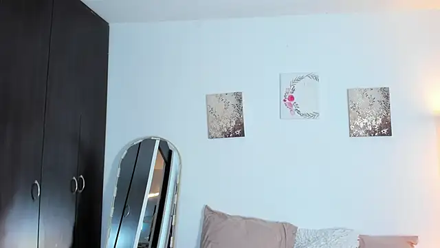 SarahCinnamon- online show from 03-24-26, 07:19