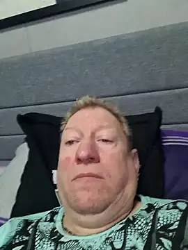 tomtom111111 online show from 12-07-24, 08:22