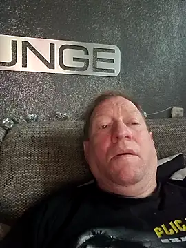 tomtom111111 online show from 10-29-25, 07:54