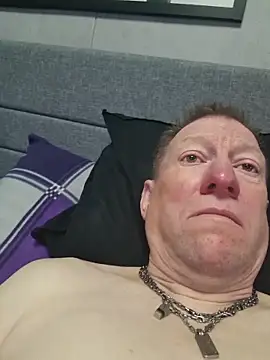 Snapshot of tomtom111111 chatting on 02-14-26, 01:52 tomtom111111 online show from 02-14-26, 01:52