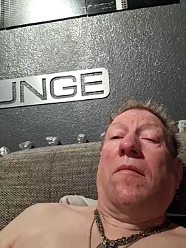 Snapshot of tomtom111111 chatting on 02-28-26, 11:17 tomtom111111 online show from 02-28-26, 11:17