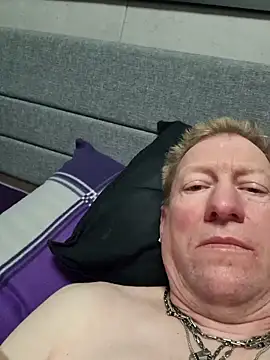 Snapshot of tomtom111111 chatting on 03-10-26, 07:19 tomtom111111 online show from 03-10-26, 07:19