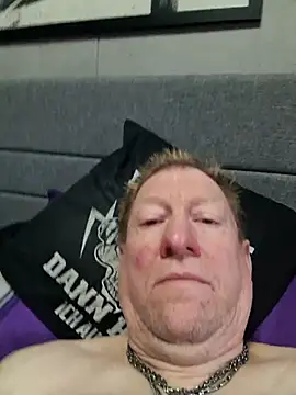 Snapshot of tomtom111111 chatting on 03-15-26, 10:54 tomtom111111 online show from 03-15-26, 10:54