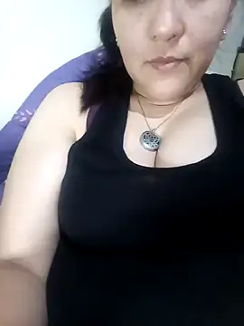 Snapshot of Gatubela212 chatting on 01-29-25, 03:33 Gatubela212 online show from 01-29-25, 03:33