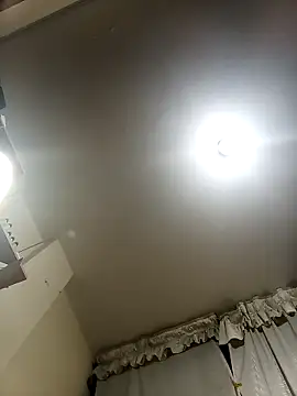 Snapshot of Gatubela212 chatting on 10-19-25, 04:46 Gatubela212 online show from 10-19-25, 04:46