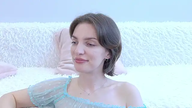 Beauty Alex online show from 04-25-26, 03:09