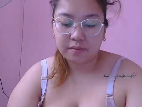 Snapshot of Boobsiemarie chatting on 07-28-26, 02:51 Boobsiemarie online show from 07-28-26, 02:51