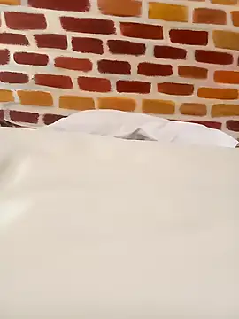 Snapshot of Xsex7 chatting on 09-28-25, 04:12 Xsex7 online show from 09-28-25, 04:12