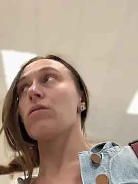 lunagirl13 online show from 04-12-26, 02:16