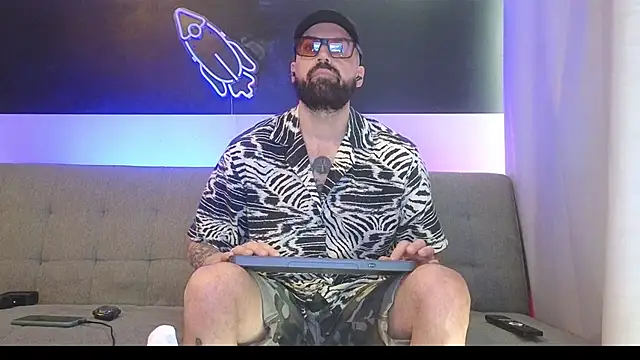 MattxFeet online show from 10-23-25, 05:23