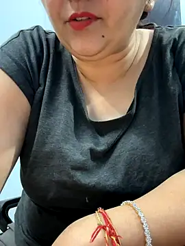 Preet Kaur 69 online show from 10-28-25, 03:21