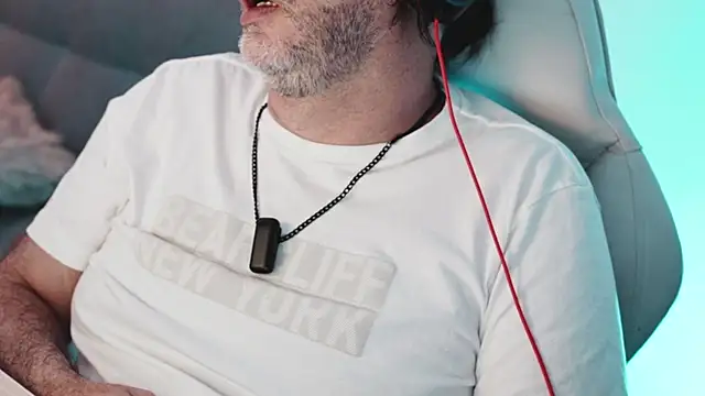 Sanders White online show from 02-23-25, 05:12