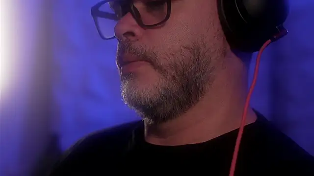 Sanders White online show from 10-15-25, 03:28