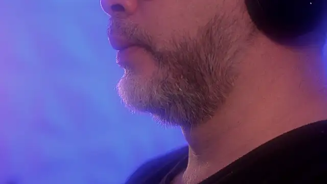 Sanders White online show from 10-31-25, 02:18