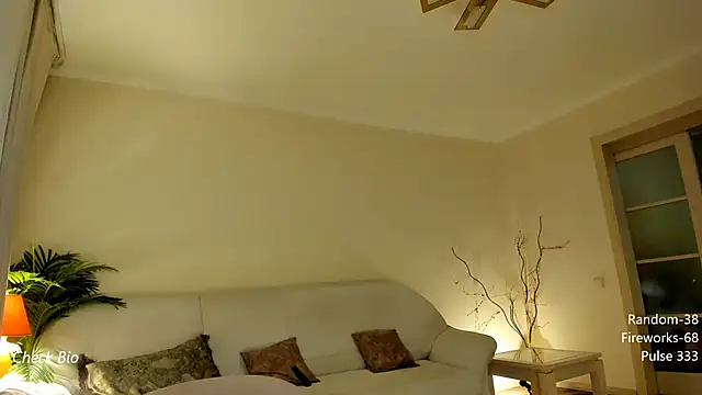 Snapshot of Butterfly-_ chatting on 03-16-25, 08:00 Butterfly-  online show from 03-16-25, 08:00