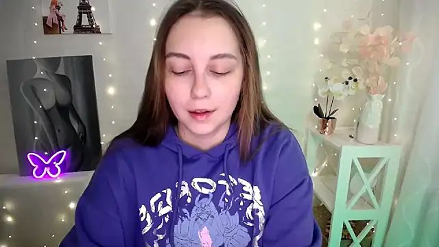 SweetPrincess  online show from 04-17-26, 05:32