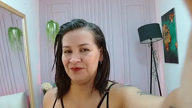 Britney taylor  online show from 01-12-25, 08:47