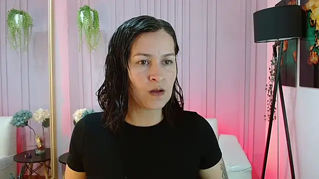 Britney taylor  online show from 02-05-25, 06:59