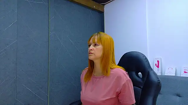 Britney taylor  online show from 02-02-26, 07:01