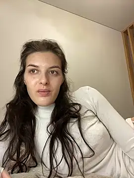 little belucci online show from 11-18-25, 04:11