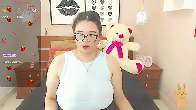 Snapshot of miss_linda_ chatting on 01-17-25, 07:49 miss linda online show from 01-17-25, 07:49