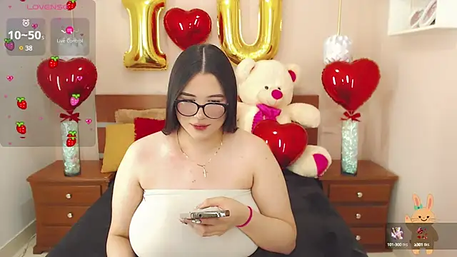 Snapshot of miss_linda_ chatting on 02-10-25, 06:03 miss linda online show from 02-10-25, 06:03