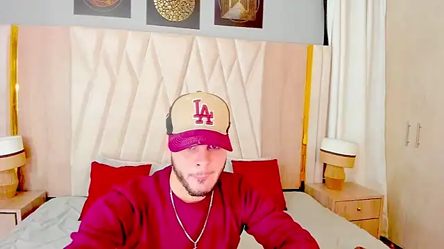 hottstuffx69 online show from 11-02-25, 02:25