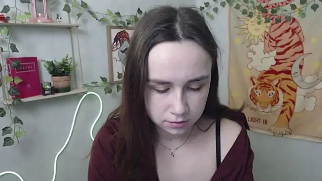 VeryVeryVeryShy  online show from 04-21-26, 05:36