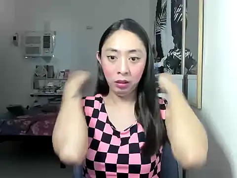 ErikaJayne4u online show from 04-20-26, 05:32