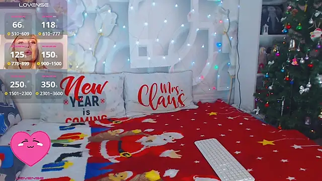 mooncandygirl online show from 12-20-24, 11:54