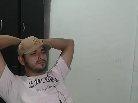 Snapshot of kylian_07 chatting on 11-06-25, 02:23 kylian 07 online show from 11-06-25, 02:23