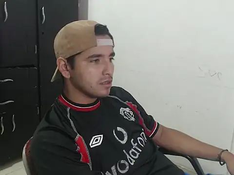 Snapshot of kylian_07 chatting on 11-11-25, 03:17 kylian 07 online show from 11-11-25, 03:17