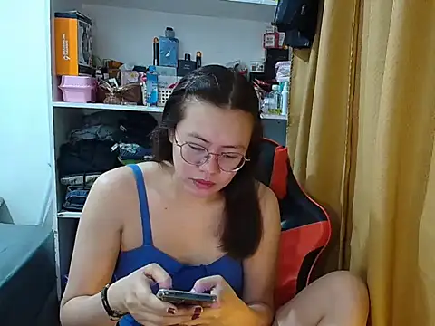 crizzybel online show from 12-18-25, 01:33